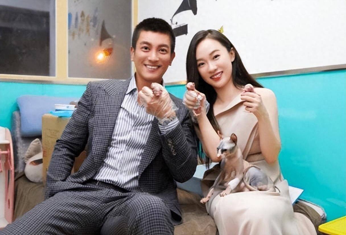 设造假杜江和霍思燕的体面还在吗？AG真人结婚10年从秀恩爱到人(图4)